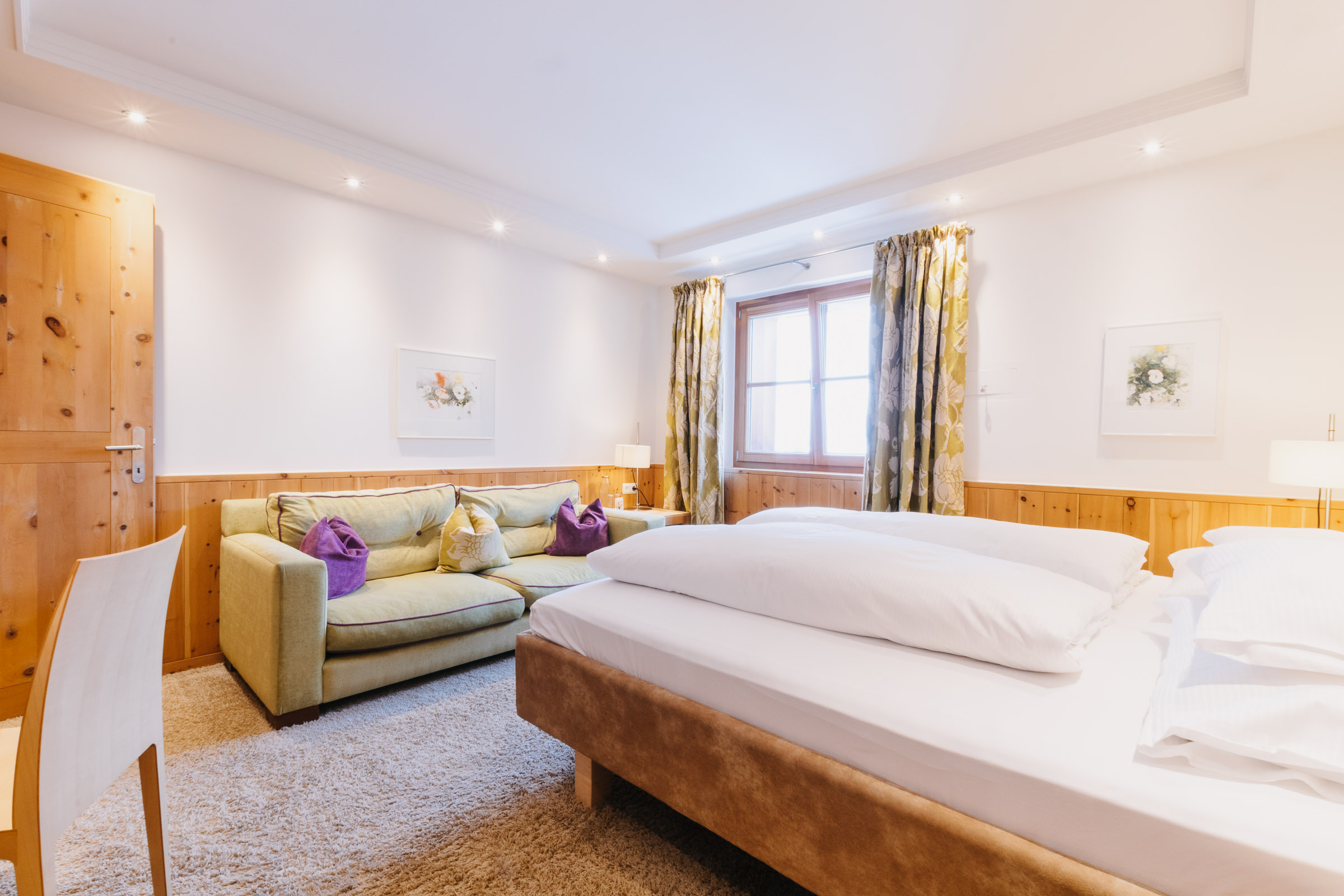 Doppelzimmer Schlafzimmer helle Ansicht